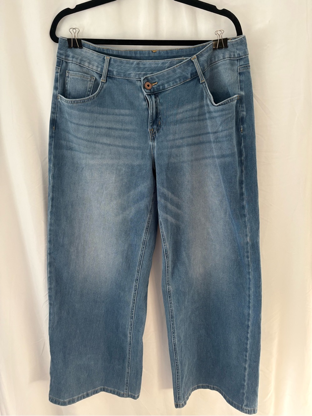 Light Wash Wide Leg Halara Jeans Asymmetric Waist Y2K Style Denim